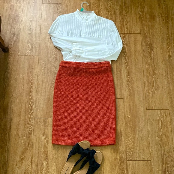 Armani Collezioni Pencil Skirt. Size -6/8 - Picture 2 of 11